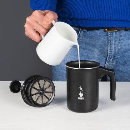 Bialetti CD Tuttocrema-166 ml Tuttocrema-Manual Milk frother with a Capacity of 166 ml, Plastic, Black, 30 x 20 x 15 cm