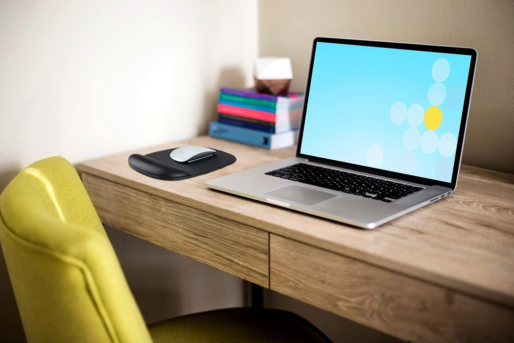 StarTech.com Mouse Pad with Hand rest, 6.7x7.1x0.8in (17x18x2cm), Ergonomic Mouse Pad with Wrist Support, Desk Wrist Pad w/Non-Slip PU Base, Cushioned Gel Mouse Pad w/Palm Rest (B-ERGO-MOUSE-PAD