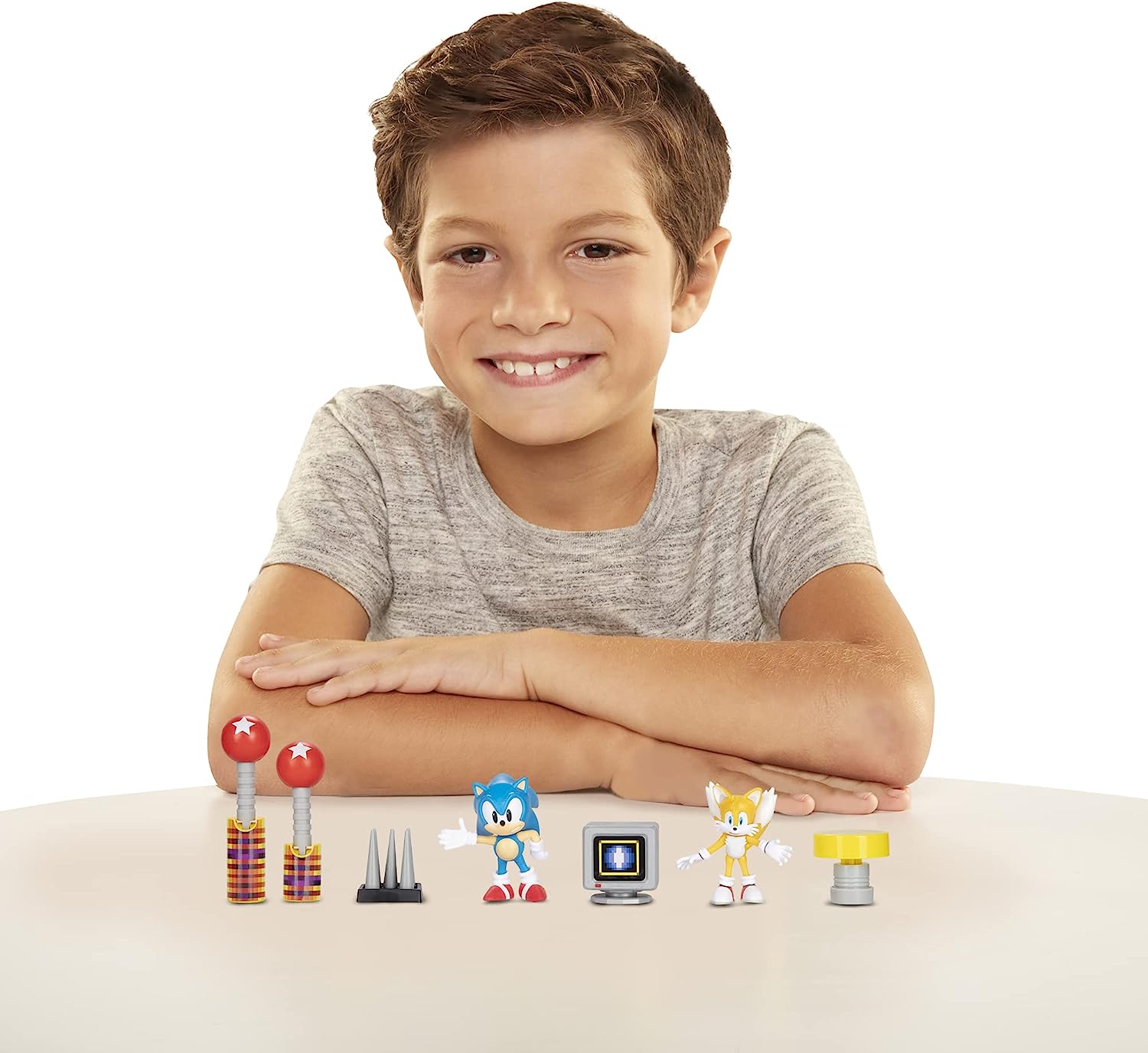 Sonic The Hedgehog 2.5 Inch Diorama Set SONIC and a TAILS Action Figure,for 3 Years old and up, 10 x 2.75 x 7 inches