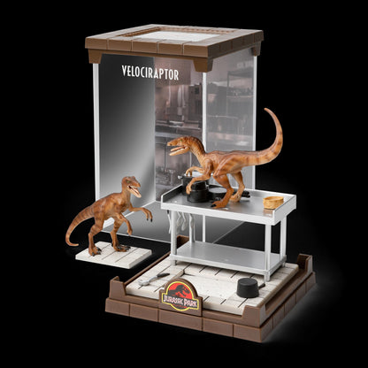 The Noble Collection Velociraptor Diorama