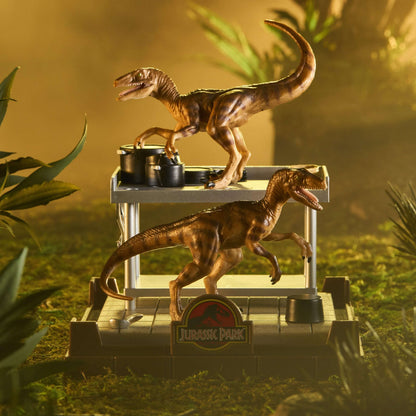 The Noble Collection Velociraptor Diorama