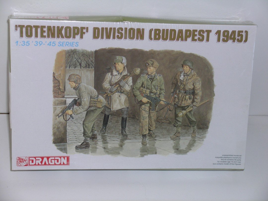 Dragon "German WW II Totenkopf Divison 1945" Plastic Military Miniatures