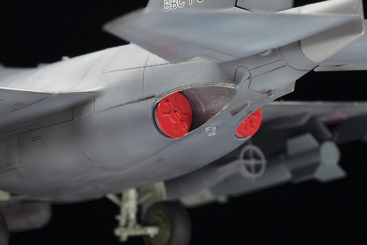 Zvezda Militär 4818 1:48 YAK-130 Mitten Model, Plastic Kit for Assembly, Detailed Replica, Unvarnished