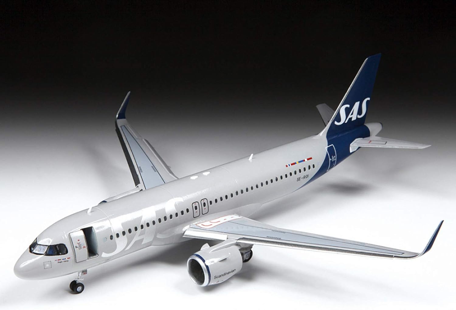 Zvezda 1:444 Airbus A-320 Neo Model Kit