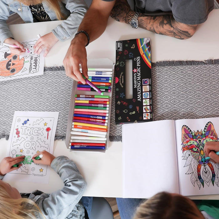 Marvin's Magic - Amazing Magic Pens - Colour Changing Magic Colouring Pens Set - Create 3D Lettering or Write Secret Messages - Magical Art Supplies - 25 Magical Coloured Pens