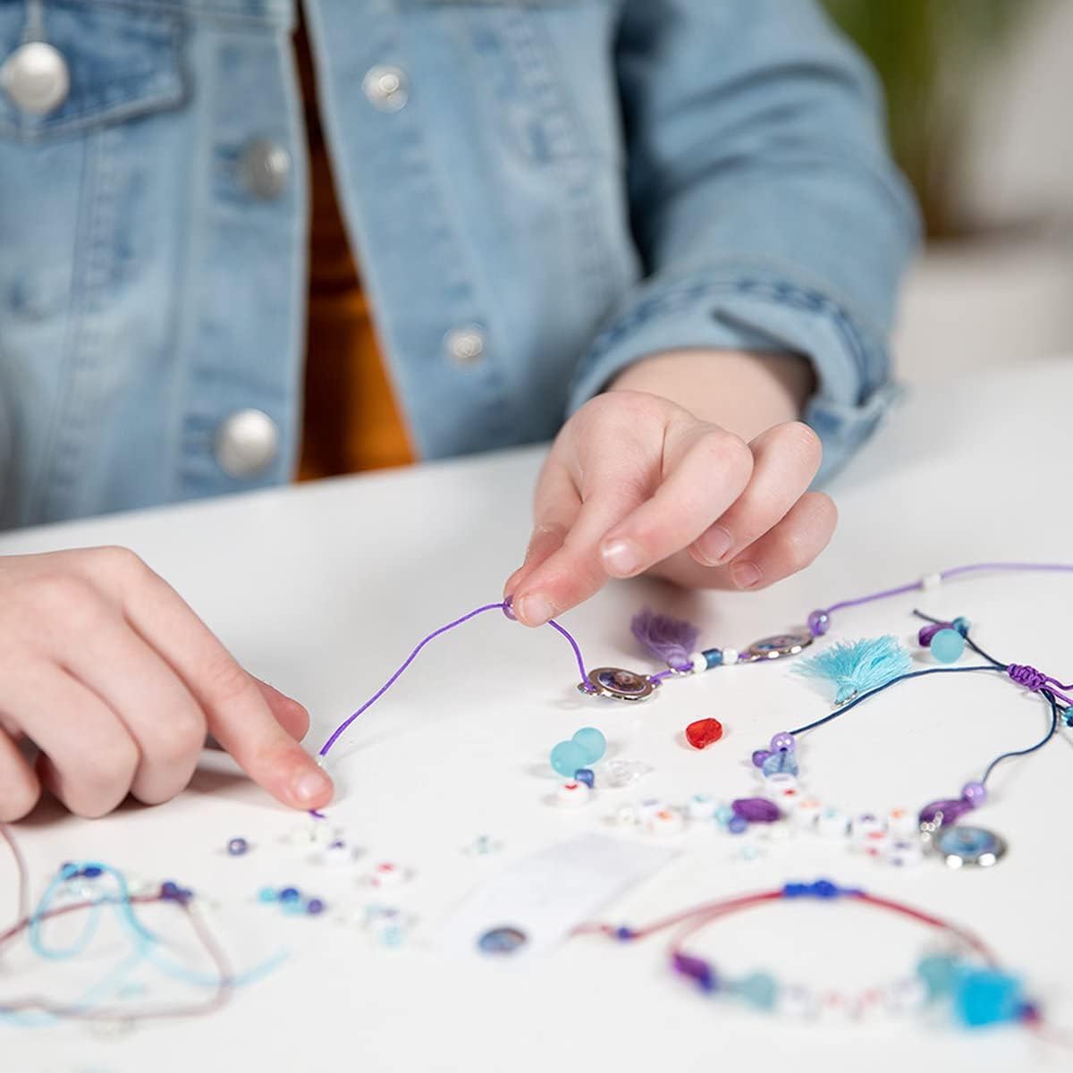 Totum 681460 Letter Bracelets Making with Anna, Elsa & Olaf Motifs and Colourful Letter Beads, Gift for Girls from 4 Years