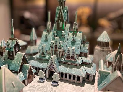 University Games U08549 Disney Frozen Arendelle Castle 3D Puzzle