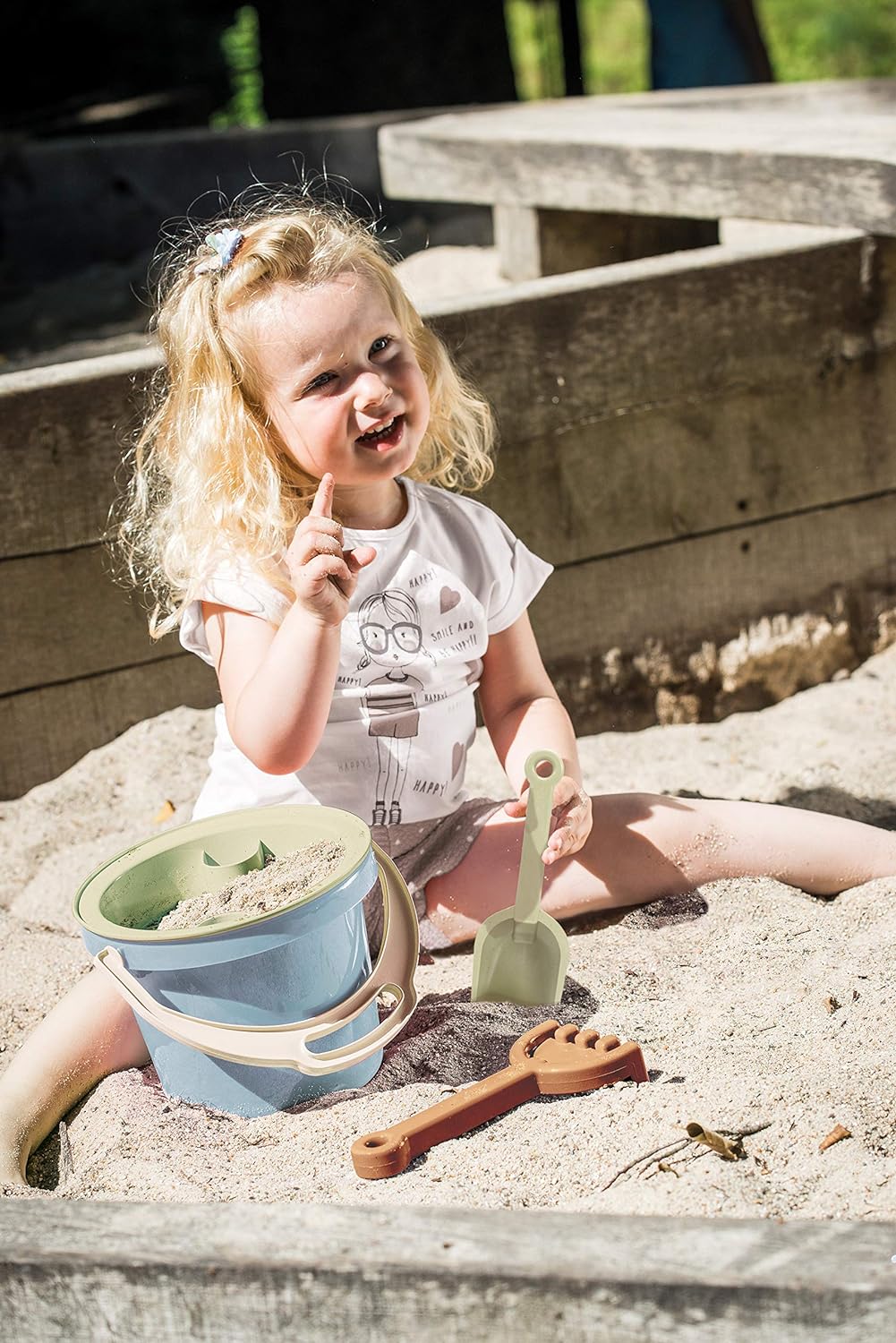 Dantoy Bio-Toy Bucket and Spade 4 Piece Playset, Eco-Conscious Toys made from Sugarcane