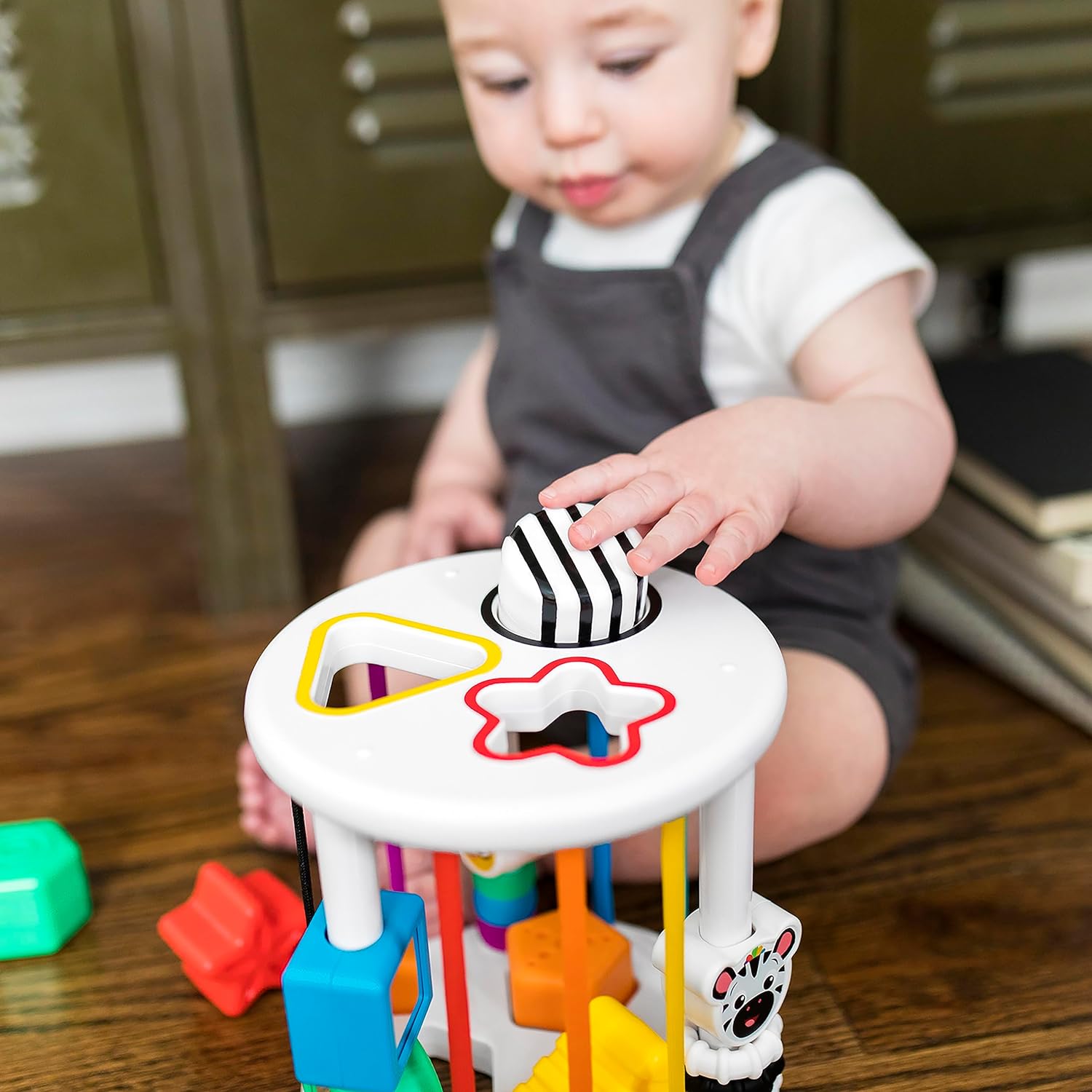 Baby Einstein 12493, Zen & Cal's Playground, cubo di attività multisensoriali per la scoperta di forme e colori, per neonati e bambini, senza BPA, per età dai 6 mesi in su, Multicolore