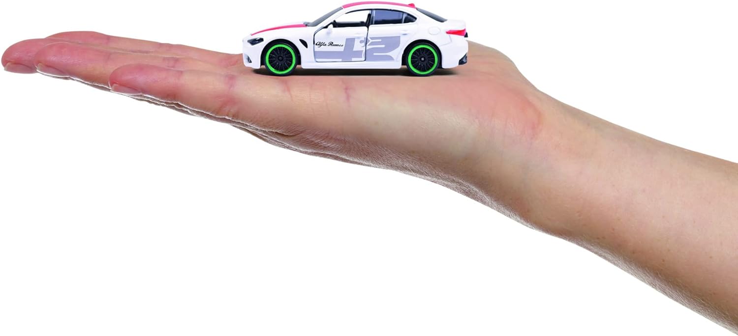 Majorette 212053178 Italian Dream Cars Gift Box-Features Five Premium Model Vehicles from Fiat, Alpha Romeo, and Lamborghini