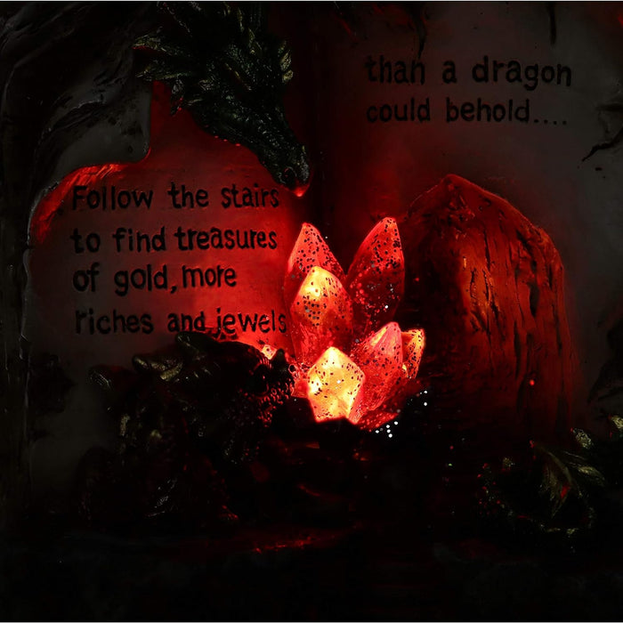 Nemesis Now with Book Crystal Figurine Figura de dragón con Libro de Cristal Hoard Finders, Resina, Verde, 20.8cm