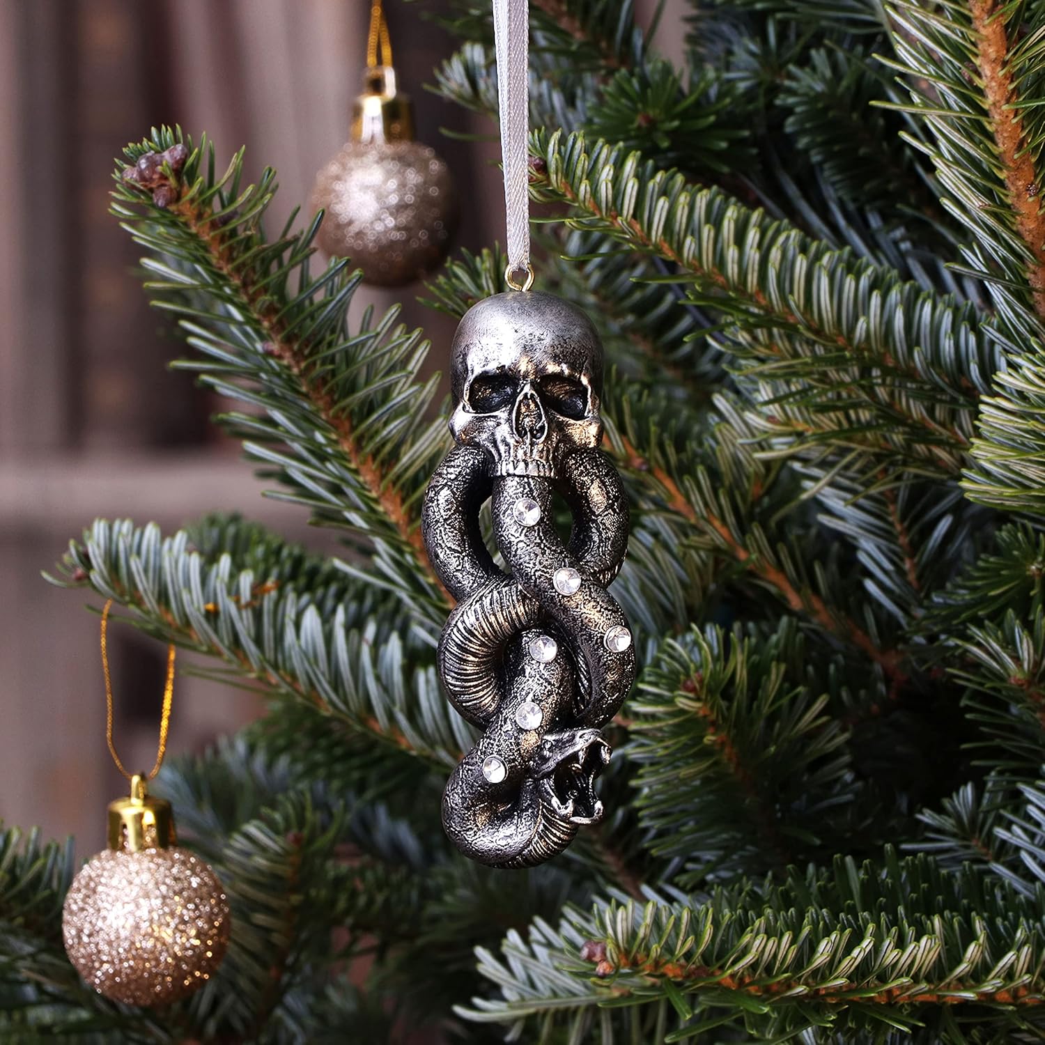 Nemesis Now Producto Oficial de Harry Potter Dark Mark Voldemort Colgante Festivo, Plata, 9,5 cm