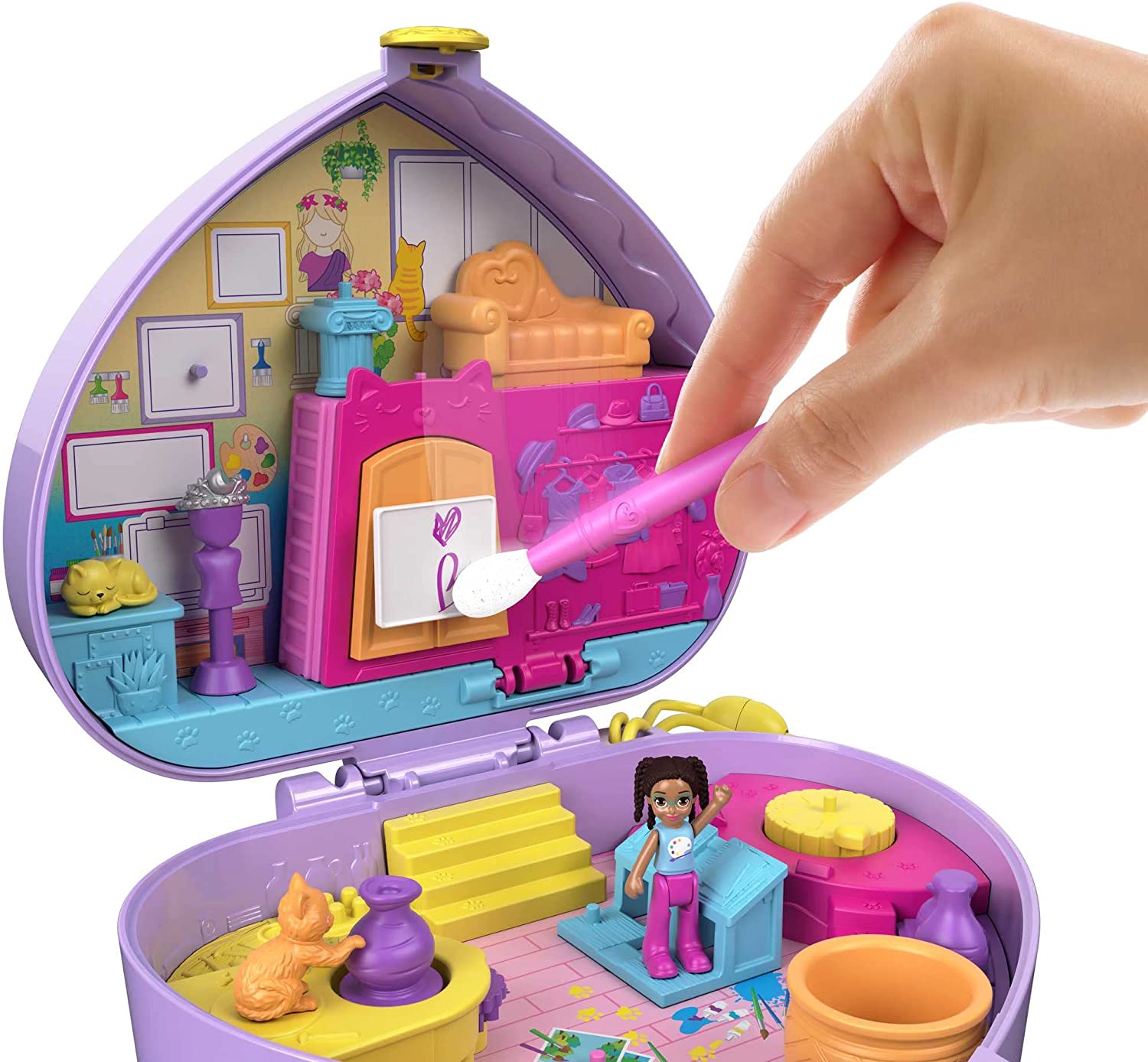 Polly Pocket Starring Shani Art Studio Compact, Micro Shani and Friend Dolls, 5 Reveals, 12 Accessories, Pop and Swap Feature, 4 and Up