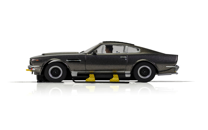 Scalextric James Bond Aston Martin V8 - The Living Daylights