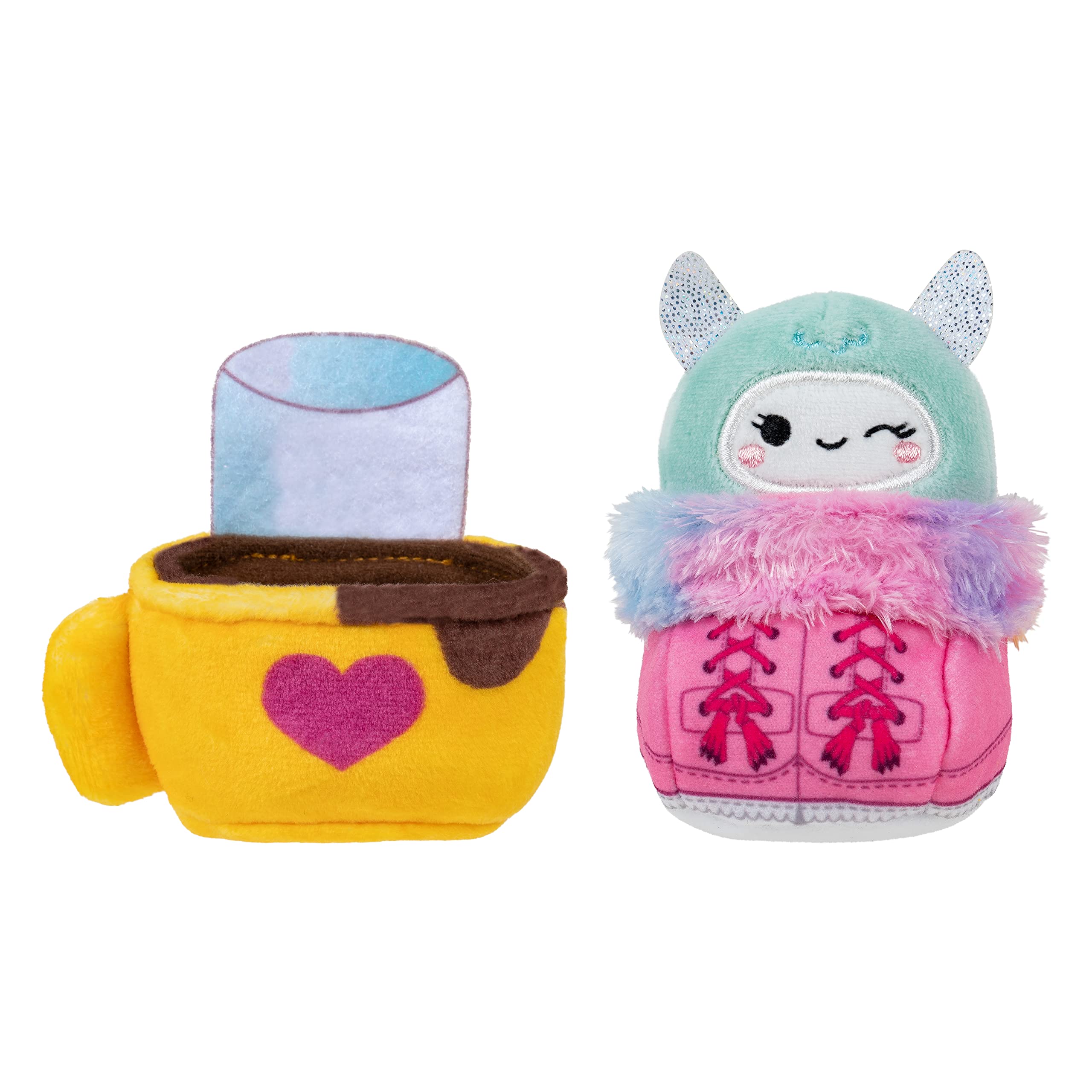 Squishville SQM0317 Juego de Accesorios para día de Nieve, Botas de 2 Pulgadas y Juguetes de Peluche de Cacao para niños, Multicolor