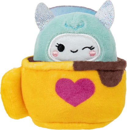 Squishville SQM0317 Juego de Accesorios para día de Nieve, Botas de 2 Pulgadas y Juguetes de Peluche de Cacao para niños, Multicolor