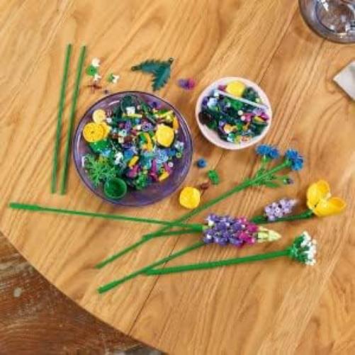 LEGO 10313 Icons Wildflower Bouquet Set, Artificial Flowers with Poppies and Lavender, Crafts for Adults, Home Décor, Gifts for Women, Men, Her & Him, Botanical Collection