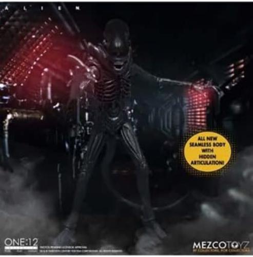 Mezco Alien One:12 Collective Deluxe Action Figure Alien Multicoloured 100% Plastic Standard