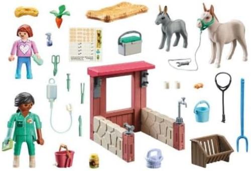 Playmobil 71471 Country: Farmyard Veterinarian Starter Pack, animal play sets, sustainable toys, fun imaginative role-play, playsets suitable for children ages 4+