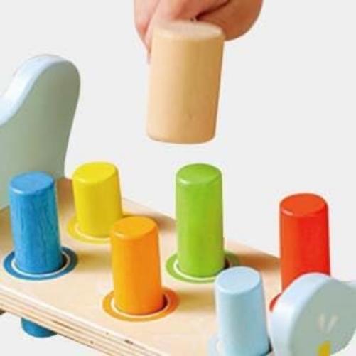 Dorjee- D1.100-2 - Hamerbankje met houten staafjes - coördinatiespeelgoed van hout voor kinderen vanaf 12 maanden.
