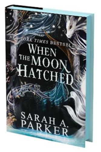 When the Moon Hatched: A fast-paced romantasy with undeniable chemistry in a stunning immersive world (The Moonfall Series, 1