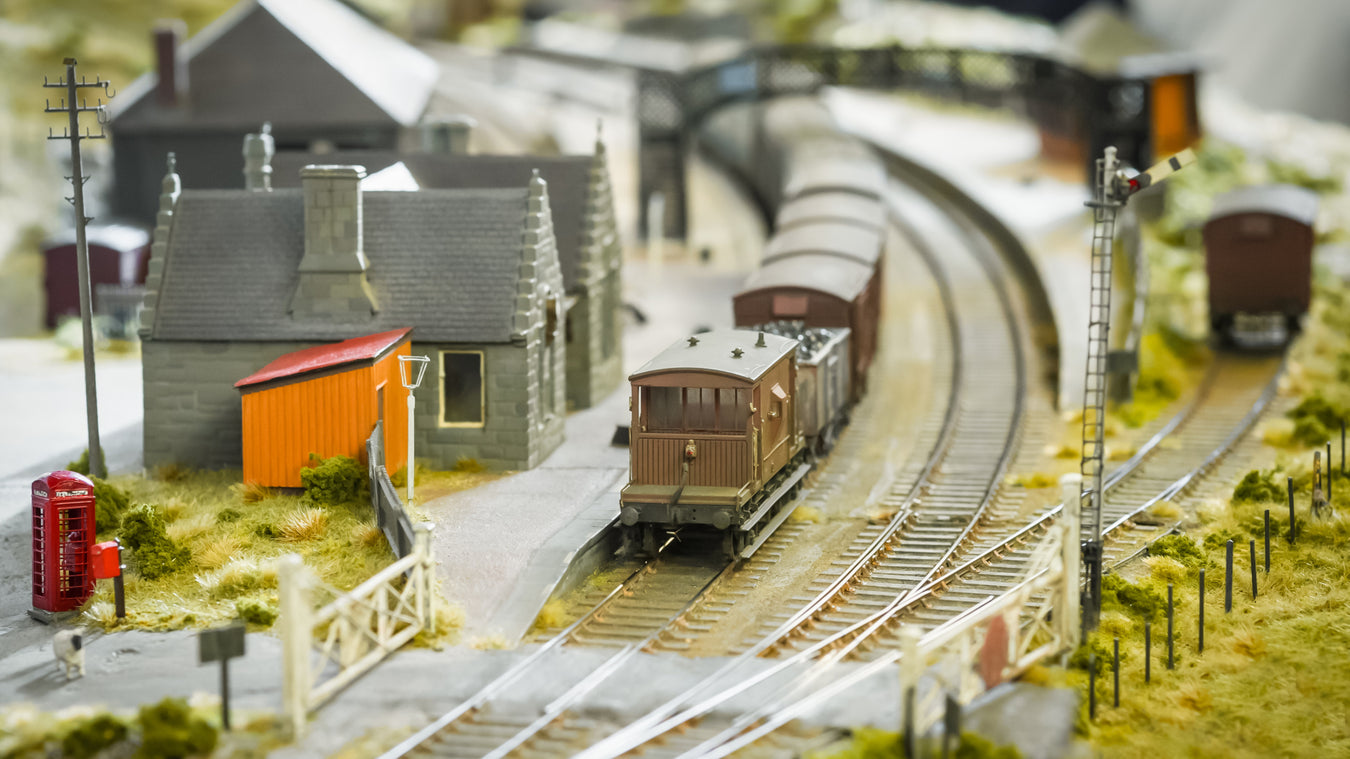 Trains & Model Kits