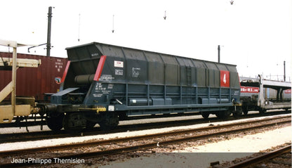 Arnold SNCF, 2-unit pack, 2-axle covered wagons type G4 Permaplex, period IV