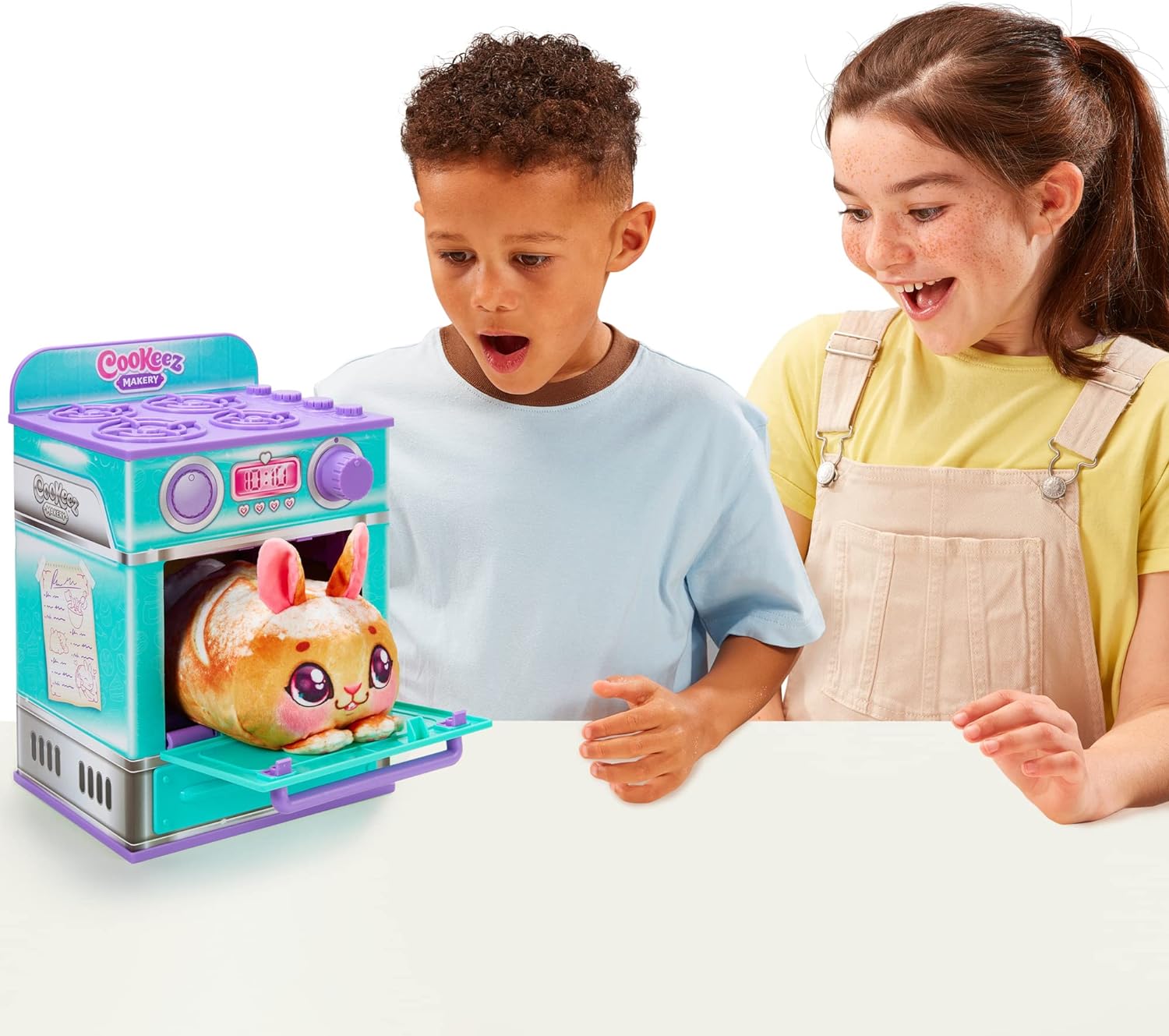 Cookeez Makery Oven, Mix & Make a plush best friend! Place your Dough In The Oven And Be Amazed When A Warm, Scented, Interactive, Comes Out! Which Surprise Bake Will You Make?