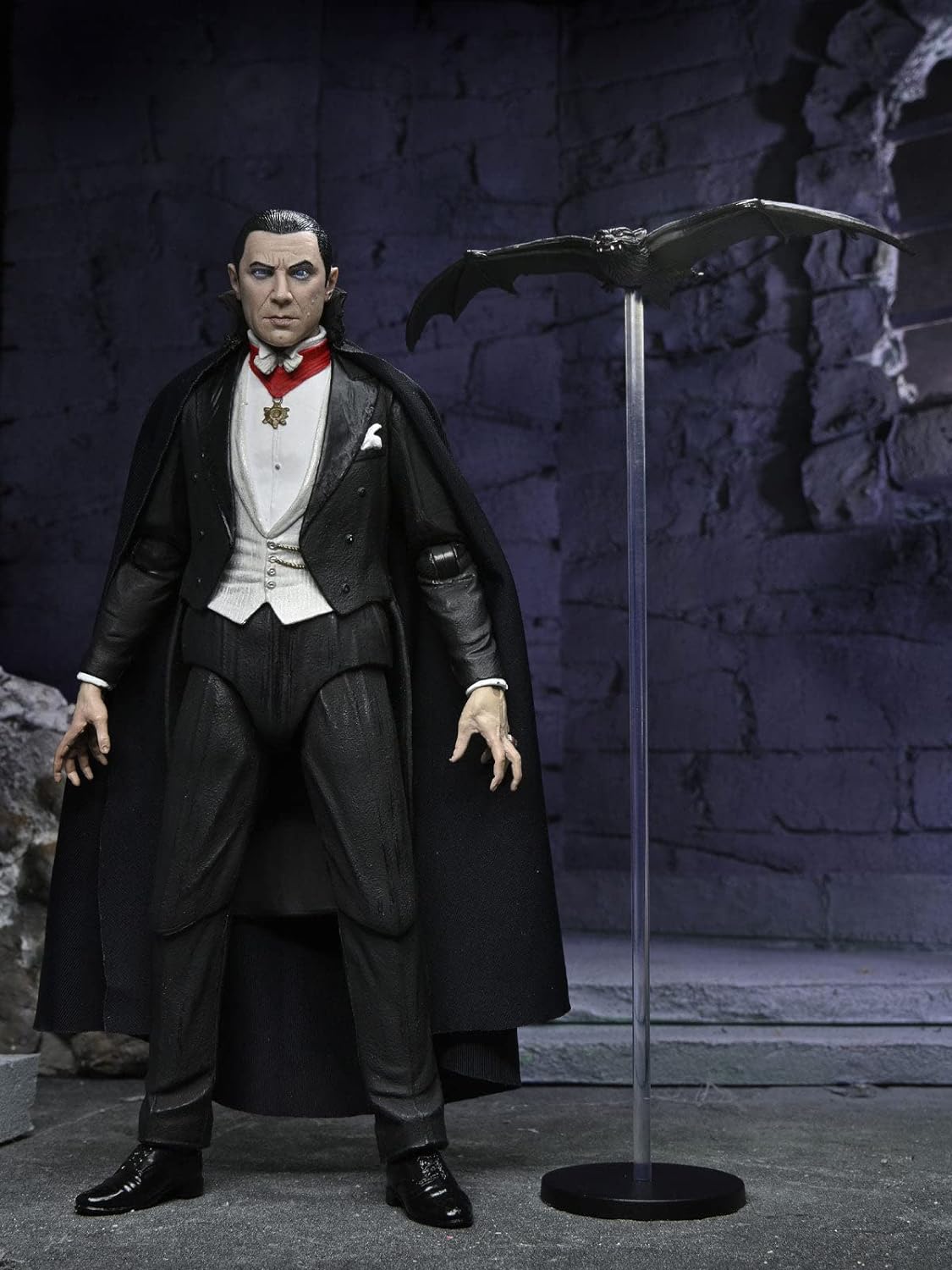 NECA Universal Monsters Ultimate Dracula Plastic Action Figure Gift Boxed