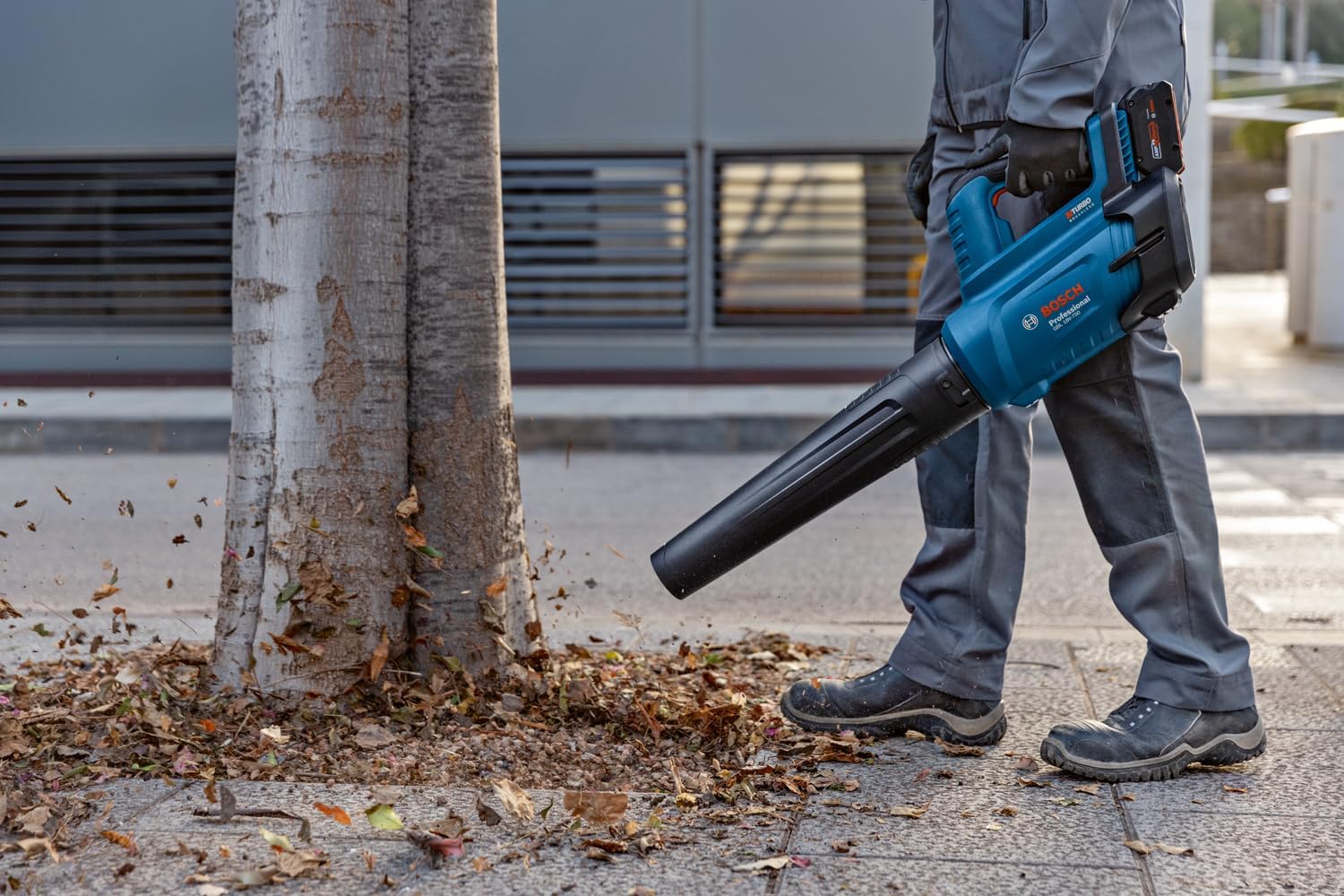BOSCH Professional GBL 18V-750 Akku-Laubblaser