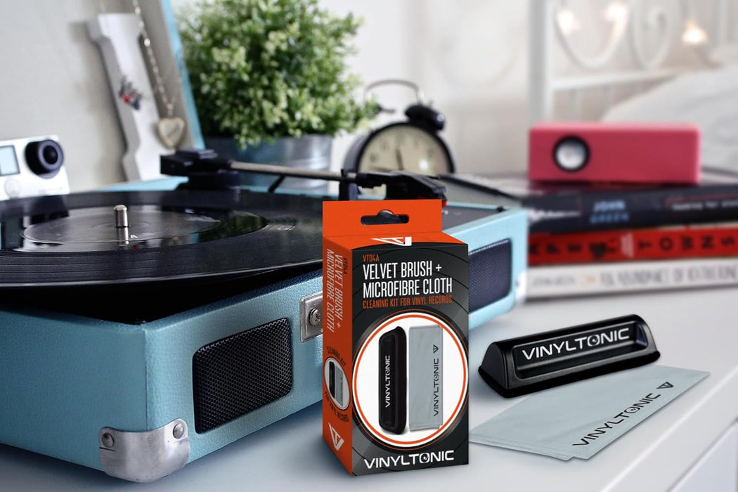 VINYLTONIC - VELVET CLEANING BRUSH + MICROFIBRE CLOTH