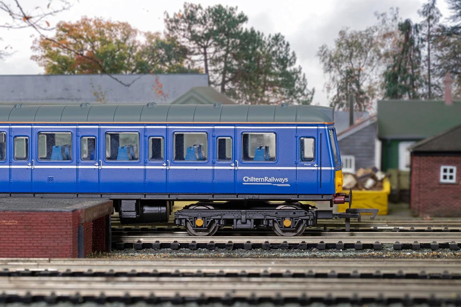 Hornby R30193 Railroad Plus Chiltern Railways, Class 121 Bubble Car, Bo-Bo, 121020 - Era 9 Railroad Model Railway