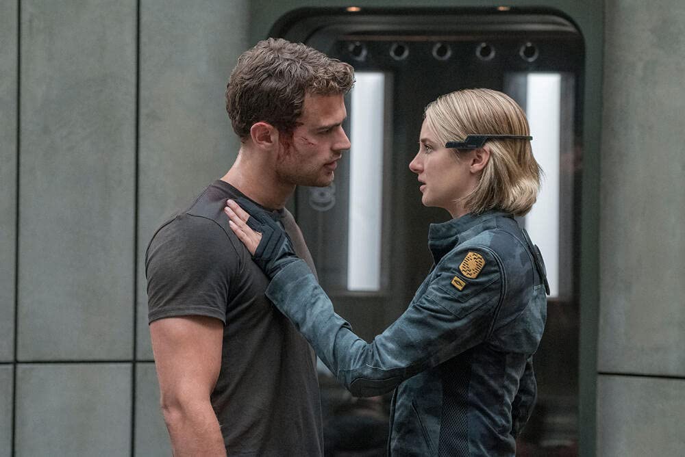 Divergente 3 : Au-delà du mur