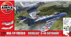 Airfix A50185 1/72 Mig 17F Fresco Douglas A-4B Skyhawk Dogfight Double Mig-21 Modellbau, 0
