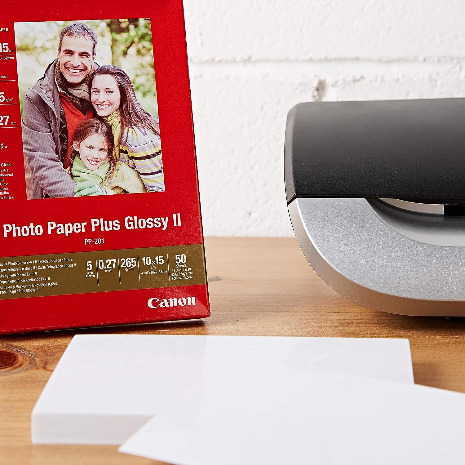 Canon PP201 Plus Glossy II - 10cm x 15cm Photo paper for quality output with a glossy finish