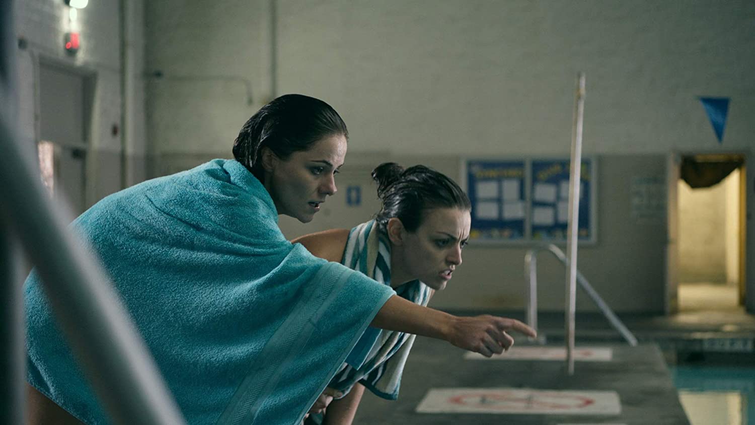 12 Feet Deep - Gefangen im Wasser