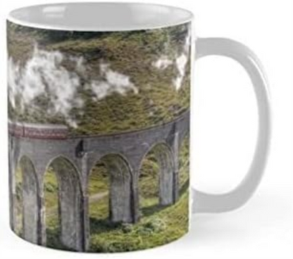 Pyramid International Steam Train On Glenfinnan Viaduct Mug (One Size) (White/Green